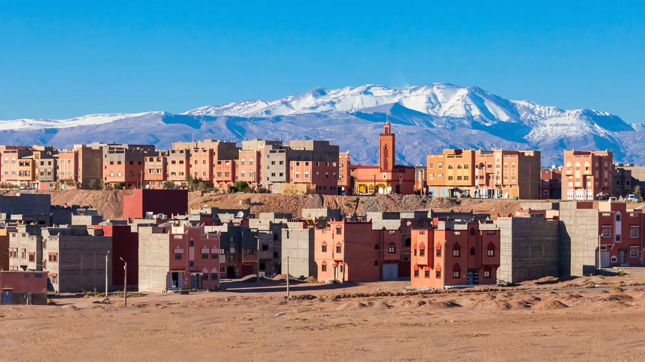 Byen Ouarzazate ligger omringet af de flotte Atlasbjerge. Foto Viktors Farmor