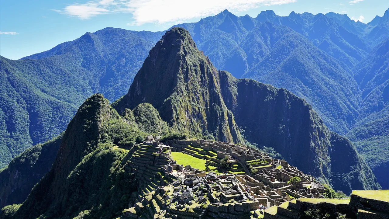 Machu Picchu er ruinerne af en gammel inkaby i Perus bjerge. Foto Kathrine Svejstrup