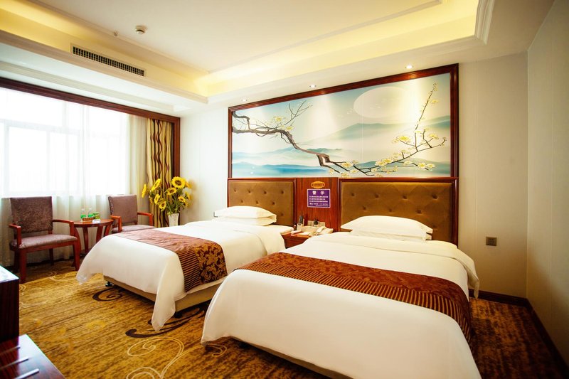 På rejsen Kinas farverige folkeslag bor vi på Shangpin International Hotel, Rongjiang 