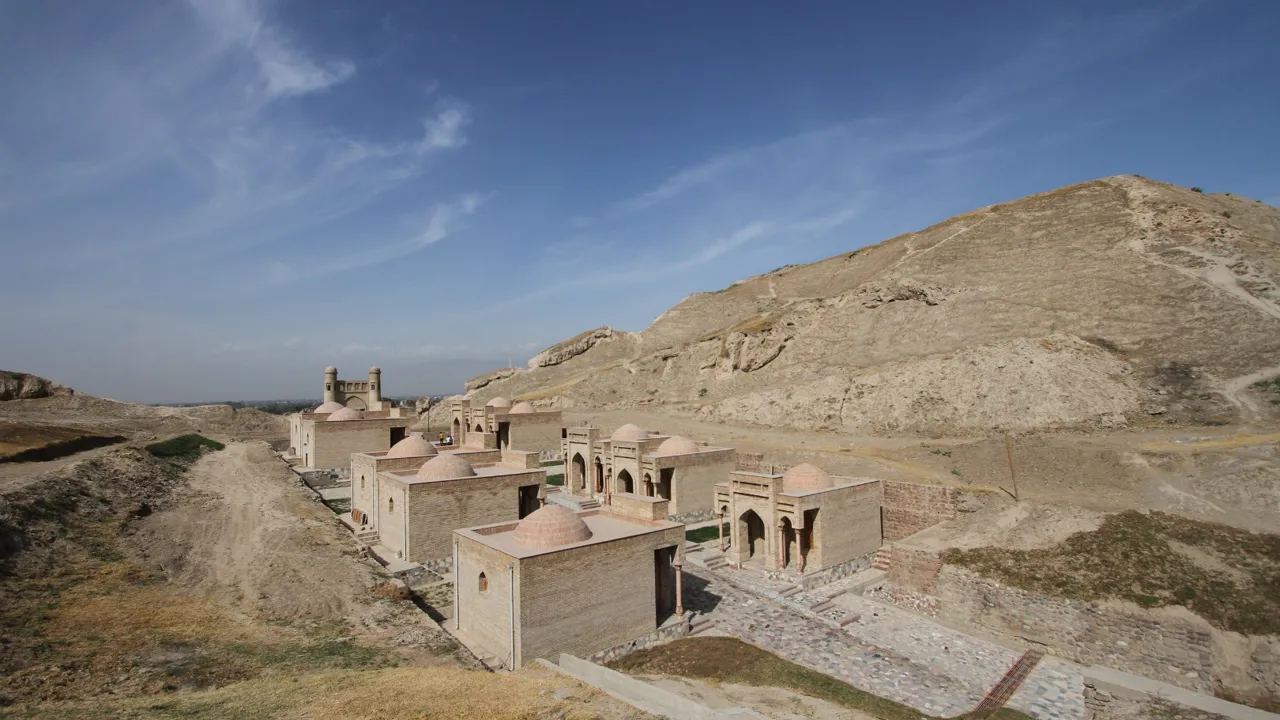 Vi besøger fæstningen Hissar, som var hjemsted for Bek - en stedfortræder for Emiran af Bukhara. Foto Viktors Farmor