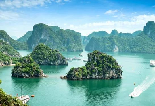 Halong Bay er et smukt syn. Foto Viktors Farmor