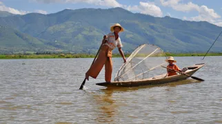 Fiskere på Inle søen. Foto Claus Christensen
