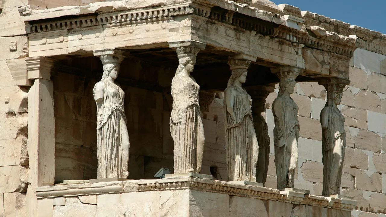 De berømte Nike-statuer på Akropolis i Athen. Foto af Anders Stoustrup