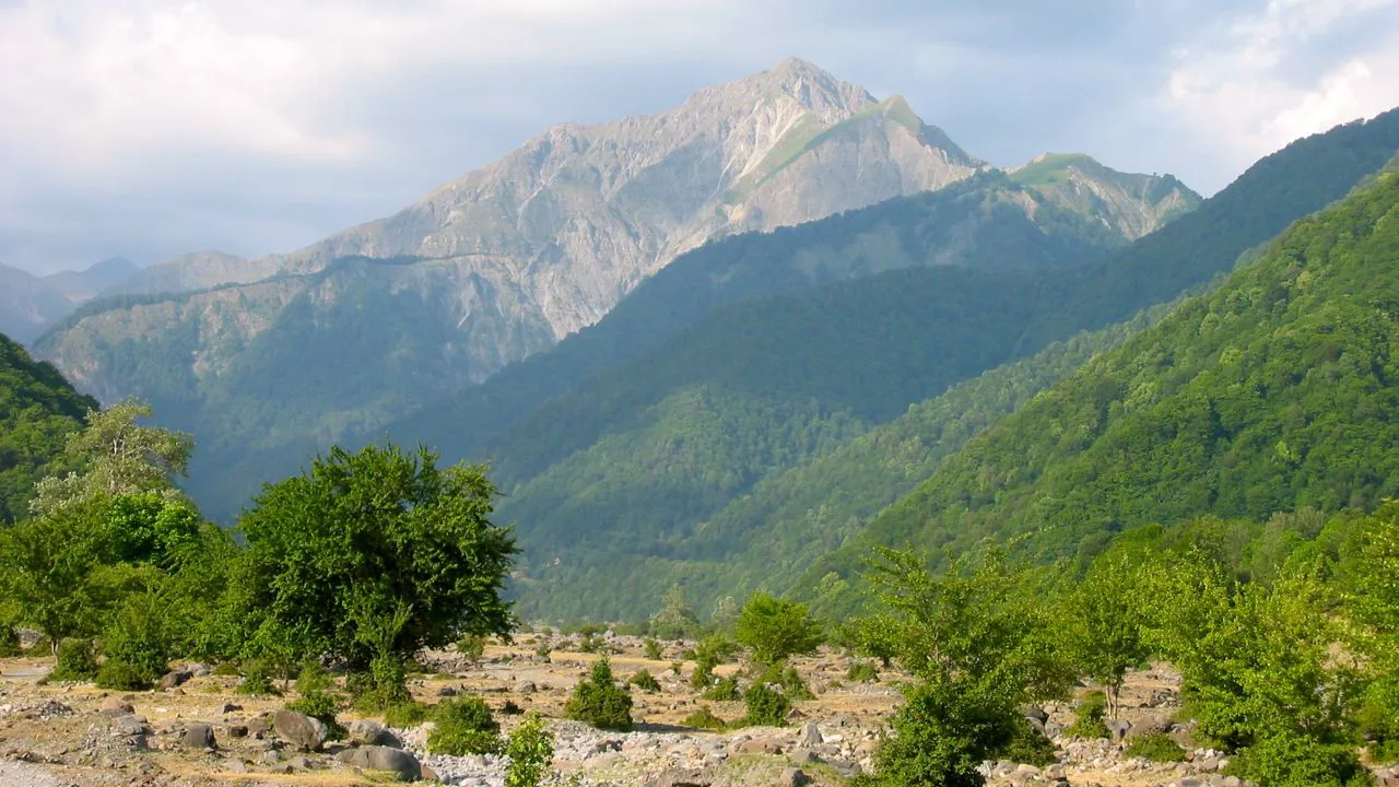 Der er smuk udsigt over Kaukasusbjergene. Foto Markus Bogisch