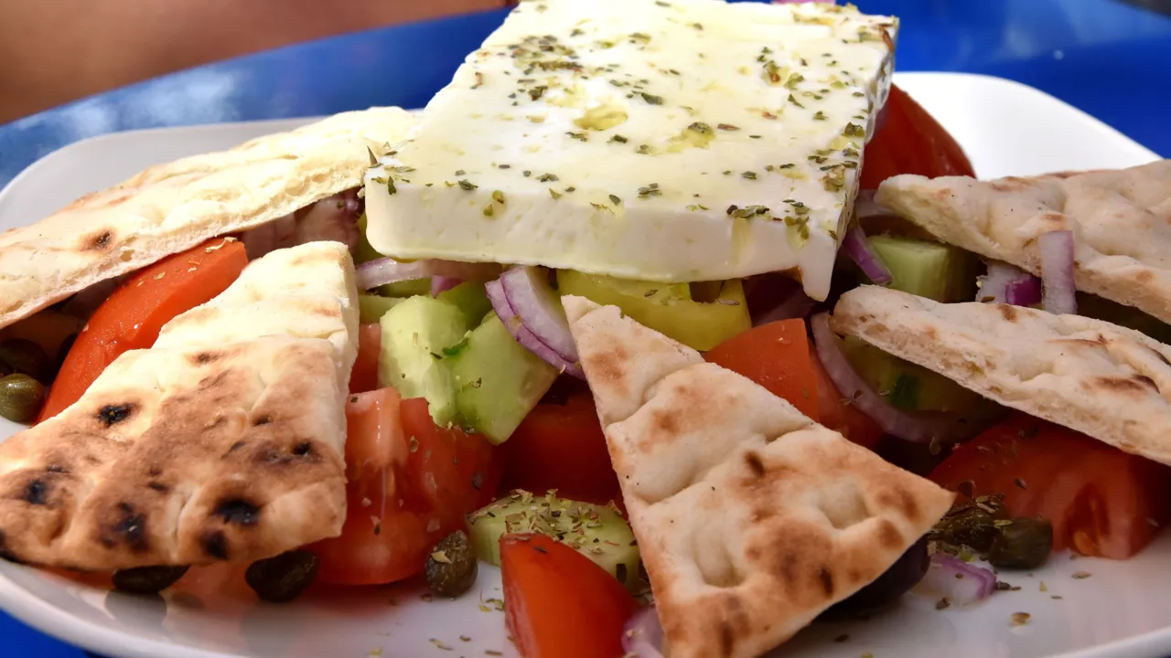 Vi får rig mulighed for at smage på det skønne, græske køkken Foto Viktors Farmor