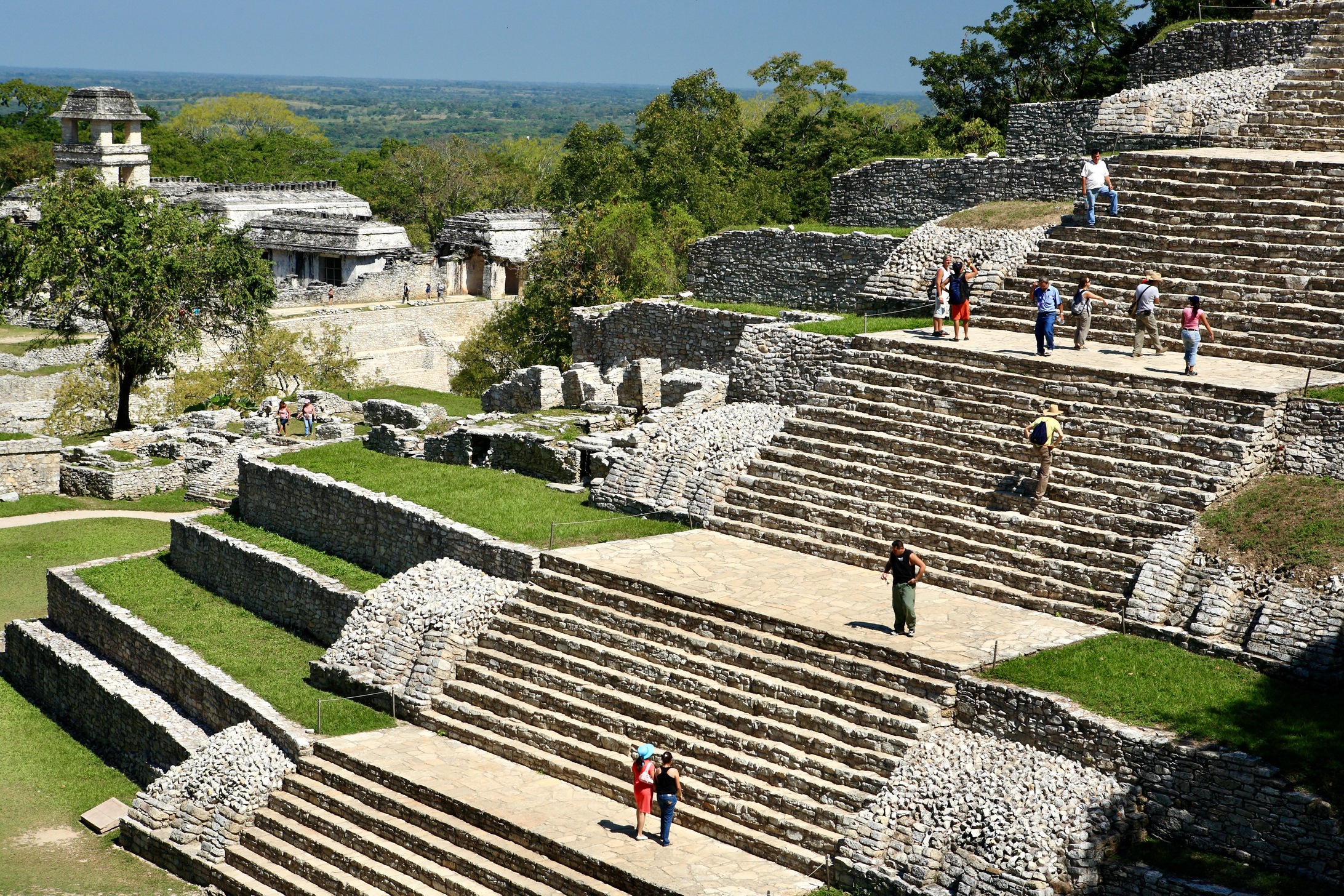 Templo de la Cruz er blot et af mange flotte templer i Palenque. Foto Anders Stoustrup