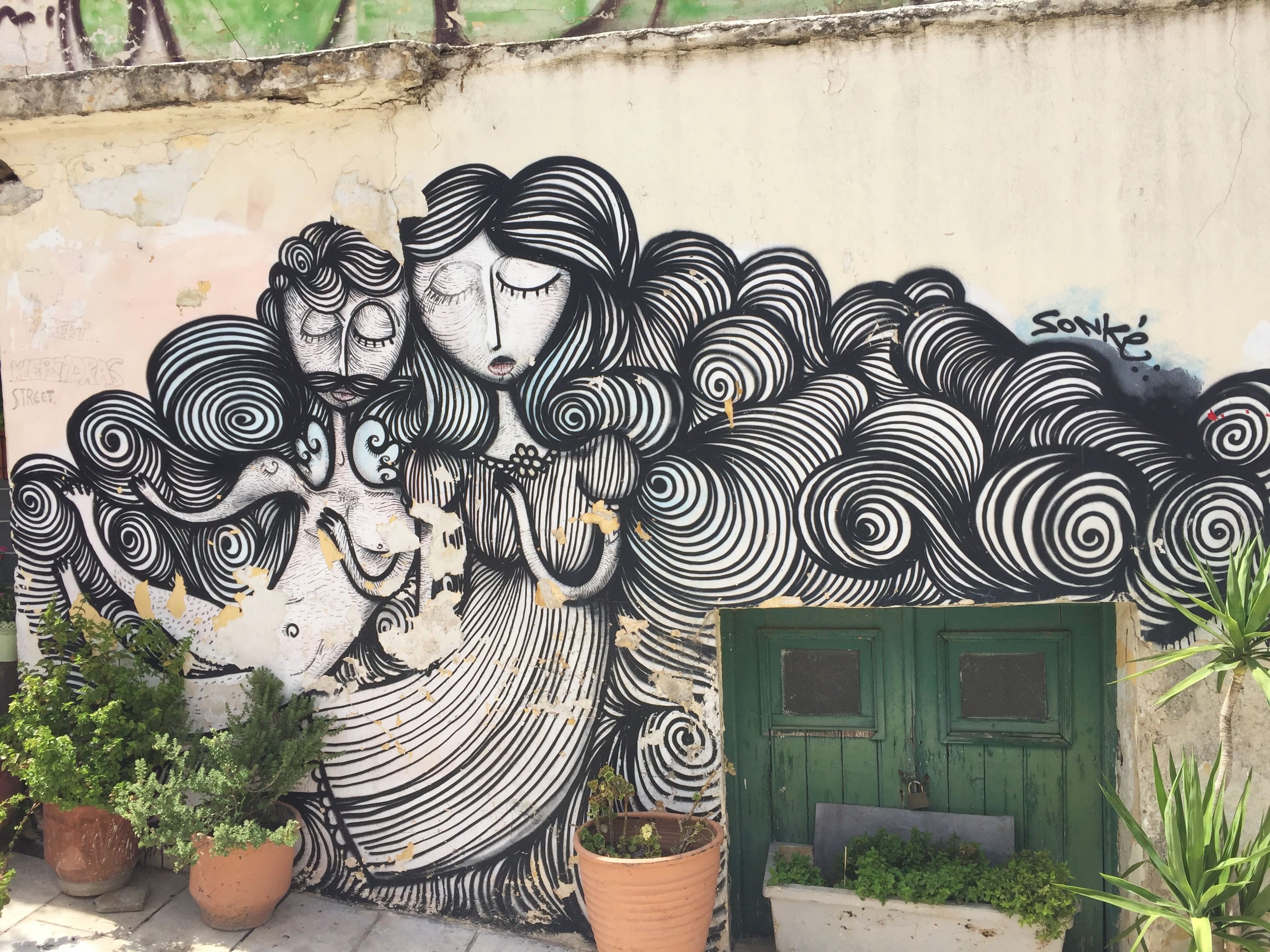 Moderne gadekunst pryder husene rundt om i Athen. Foto Morten H. Nielsen