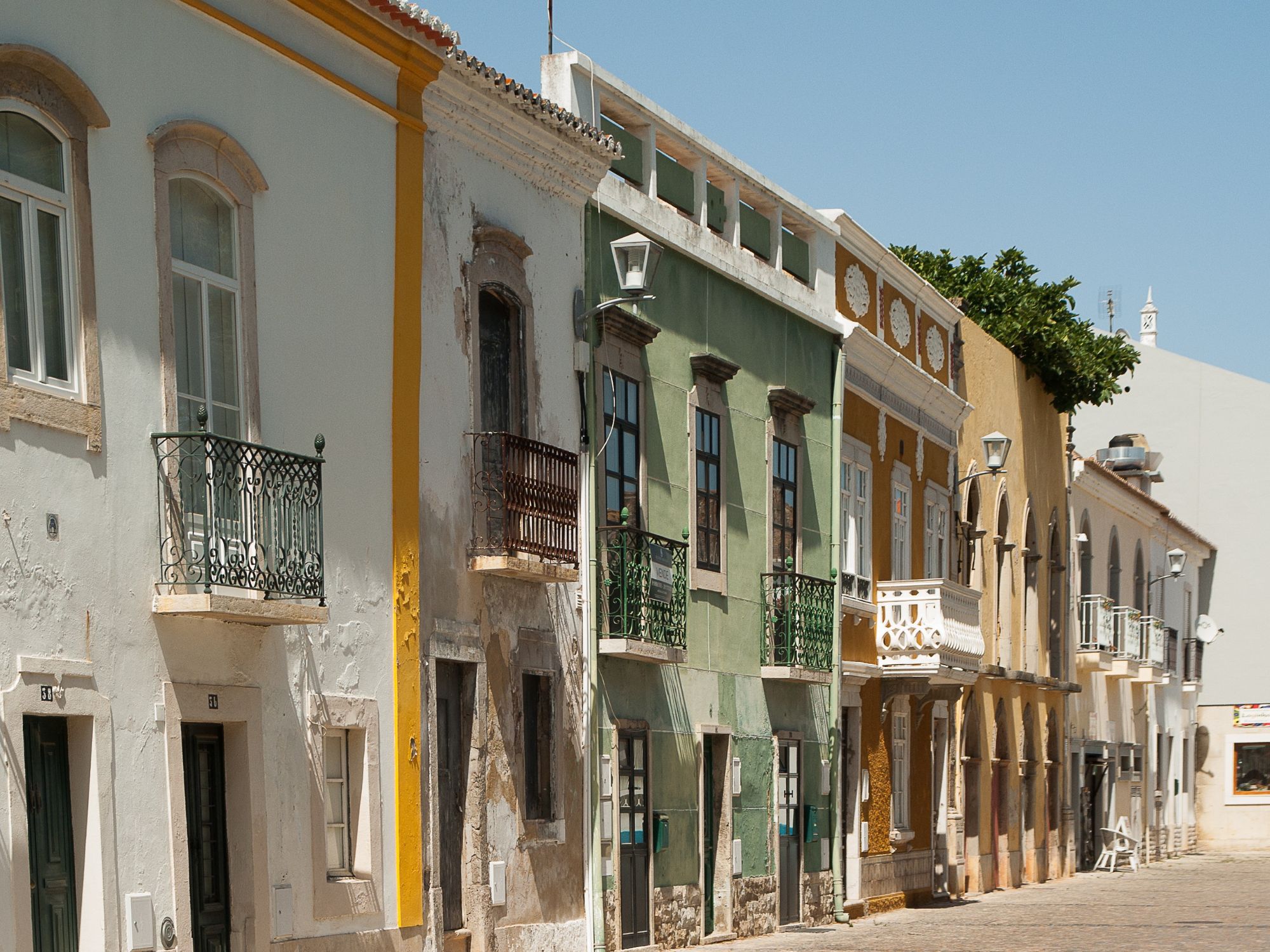 Vi besøger de hyggelige gader i Tavira. Foto Viktors Farmor