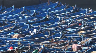 Blå er den gennemgående farve i kystbyen Essaouira, selv fiskernes joller har denne farve. Foto Claus Pehrsson