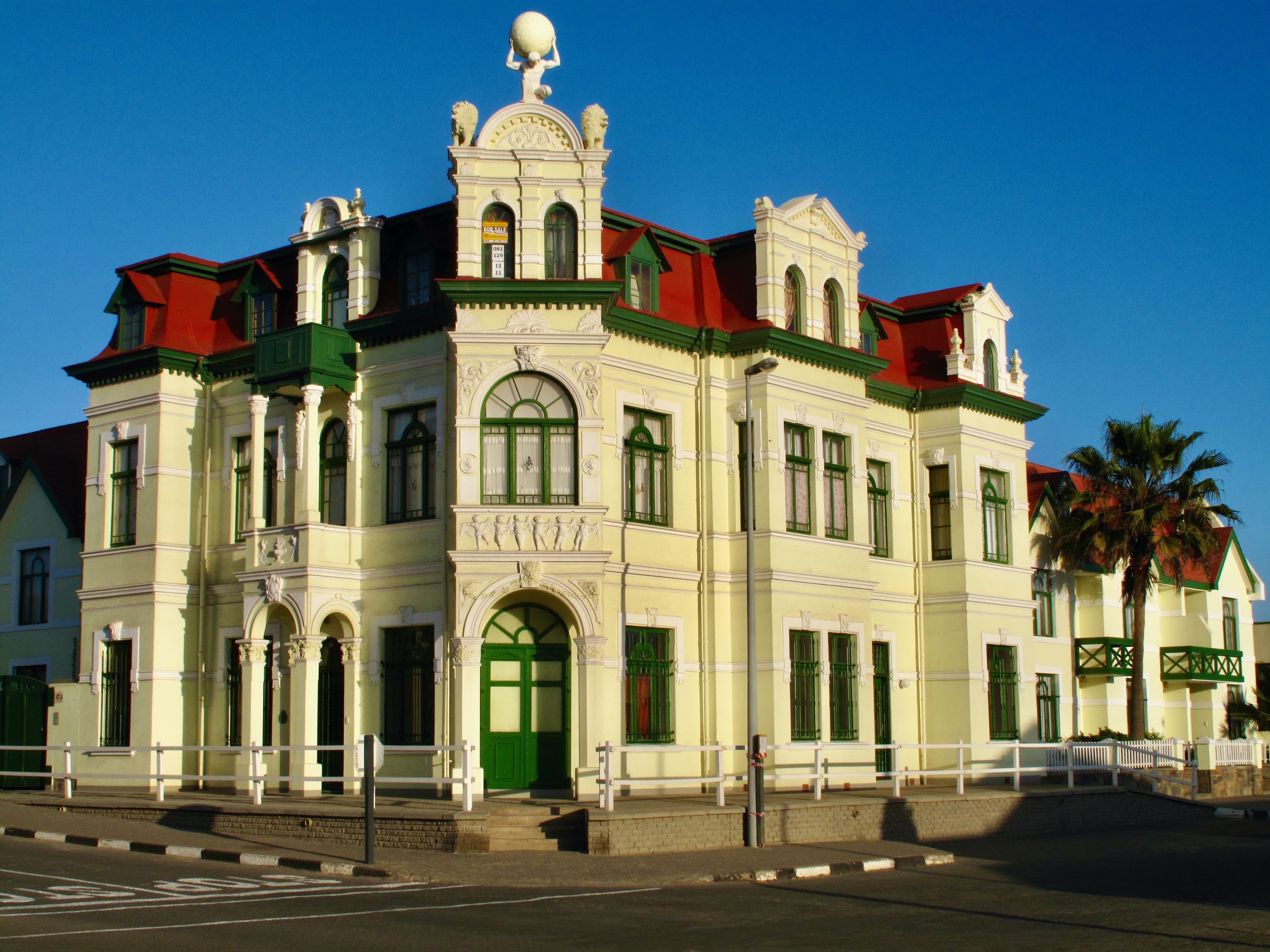 Swakopmund byder på en helt unik arkitektur. Foto Anders Stoustrup