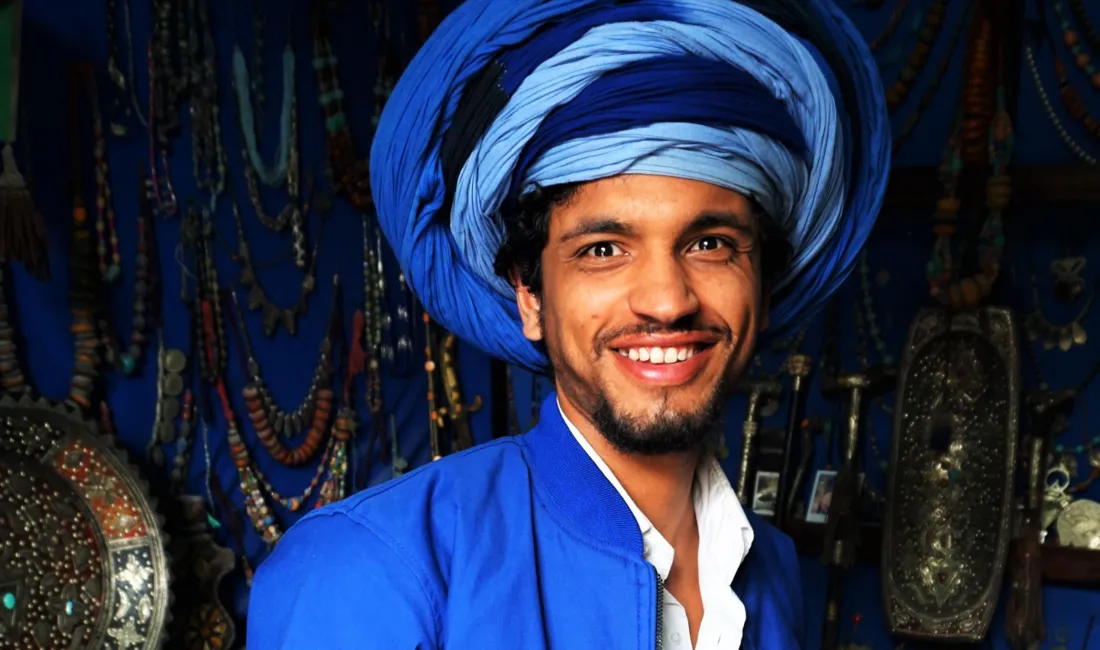 Tuaregerne, eller ”Ørkenens blå mænd”, bærer hovedbeklædningen Tagelmust. Foto Kathrine Svejstrup