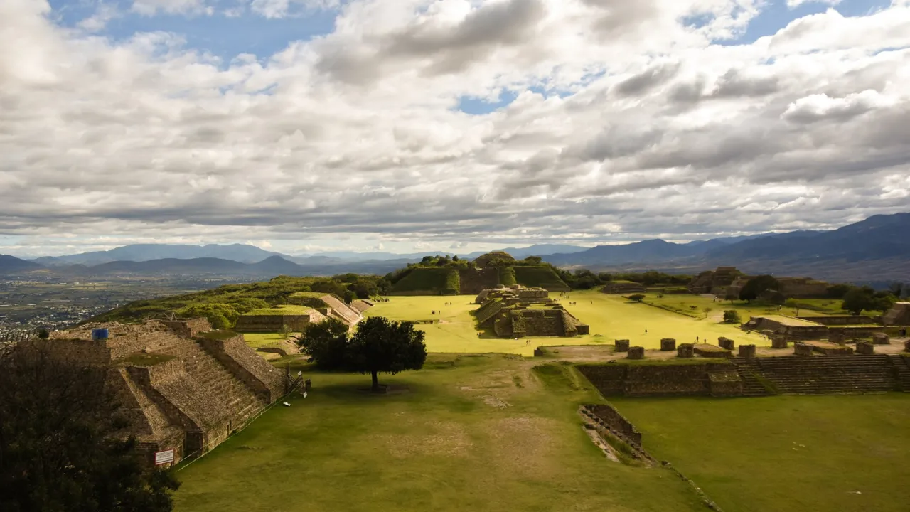 Monte Alban er fuld af historie, stemning og klassisk Mesoamerikans arkitektur. Foto Josefine Aude Raas