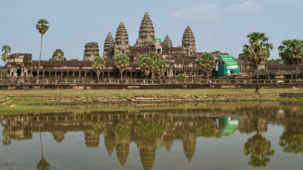 Vi har naturligvis god tid til at udforske det mægtige tempel Angkor Wat. Foto af Anders Stoustrup