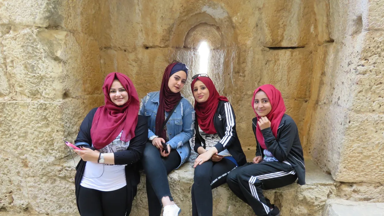 Pigeturens helt unikke højdepunkt i Jordan er, at vi kommer helt ind under huden på samfundet. Foto Kirsten Gynther Holm