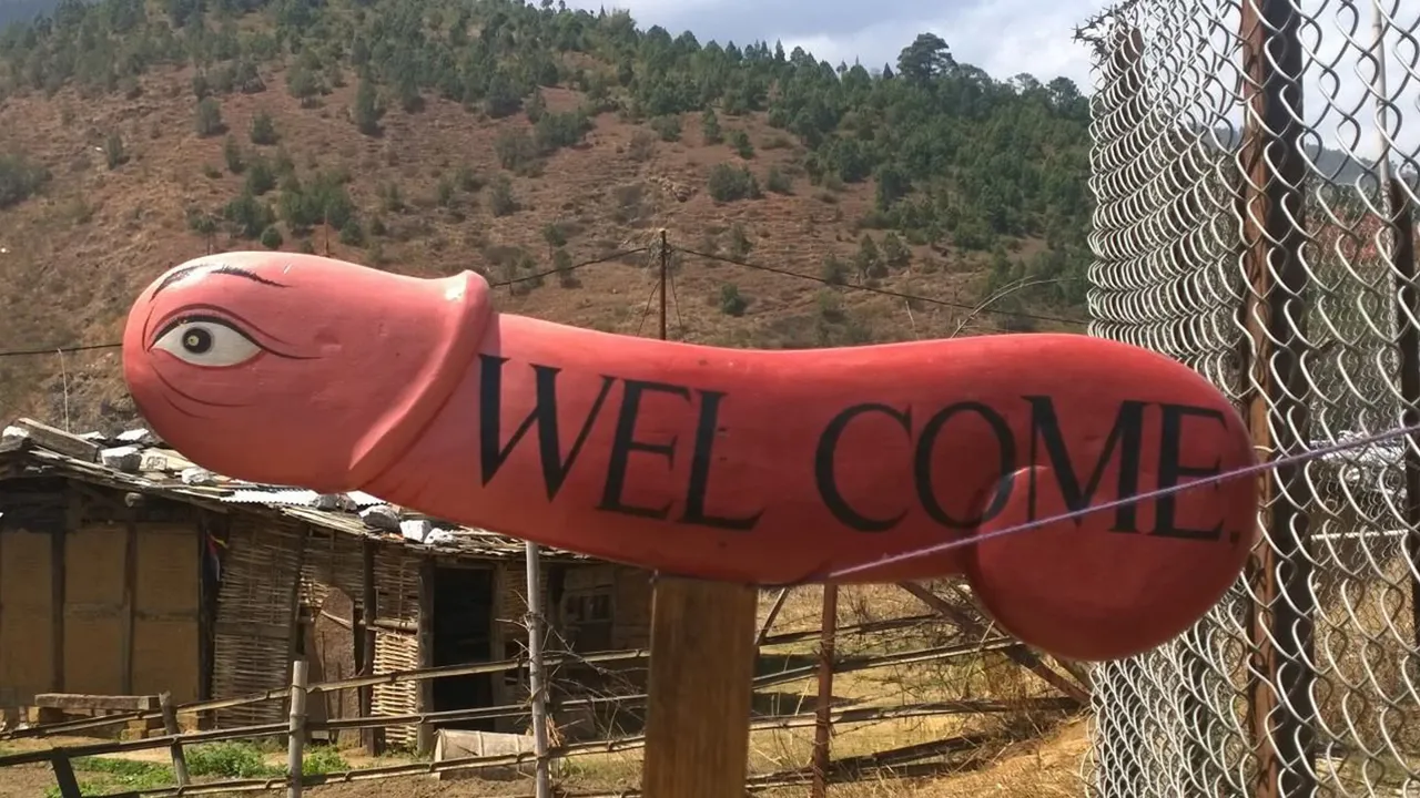 Velkommen til Bhutan. Der er frugtbarhedssymboler overalt. Foto Elisabeth Sandell.jpg