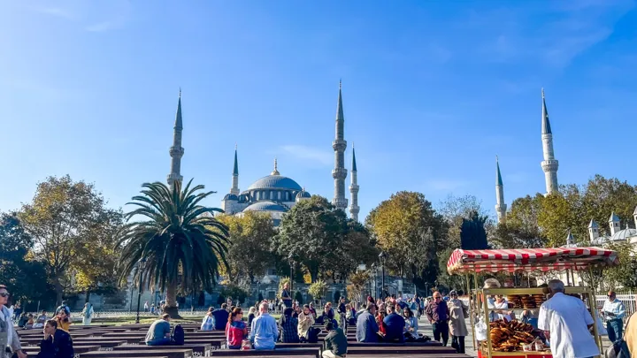 Den Blå Moské i Istanbul er berømt for sine blå fliser og seks minareter. Foto Tea Tougaard