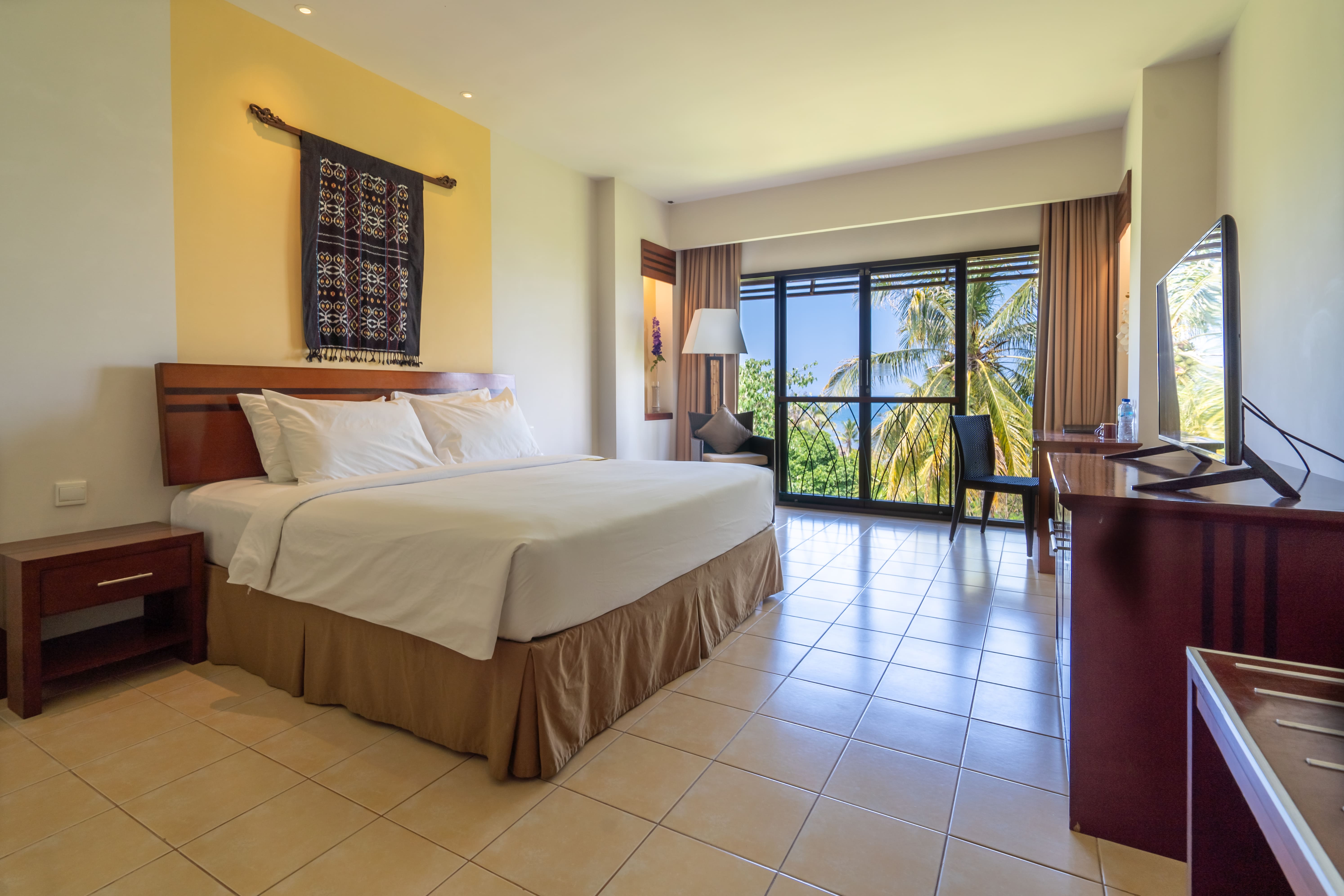 Bintang Flores Hotel er et strandnært hotel i Labuan Bajo med smuk udsigt over Flores-havet.