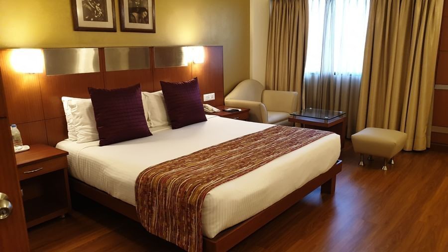 The Suryaa i Delhi er et stort 5-stjernet hotel med masser faciliteter. 
