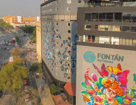 Vi bor på Hotel Fontán Reforma, som er et firestjernet hotel i retro-moderne stil.