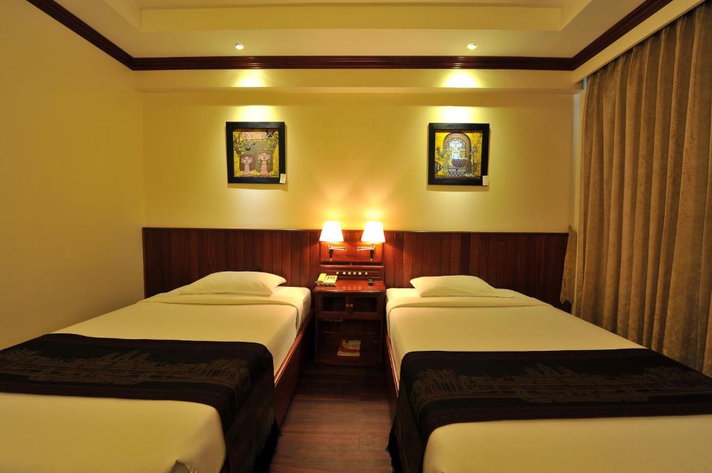 Hotellet ligger fredeligt ved Siem Reap-floden og har en tagterrasse med pool. 