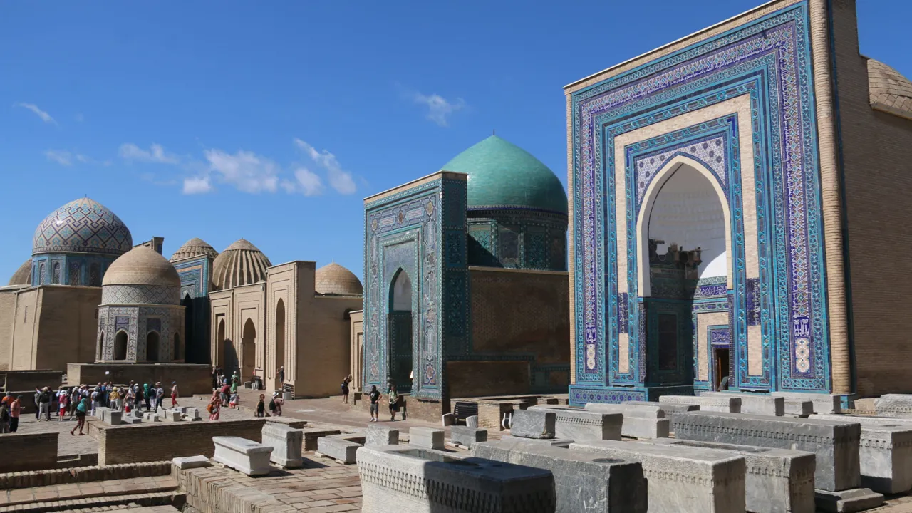 Shaki Zinda mausoleerne i Samarkand er en smuk samling af gravmæler. Foto Anja Schmidt