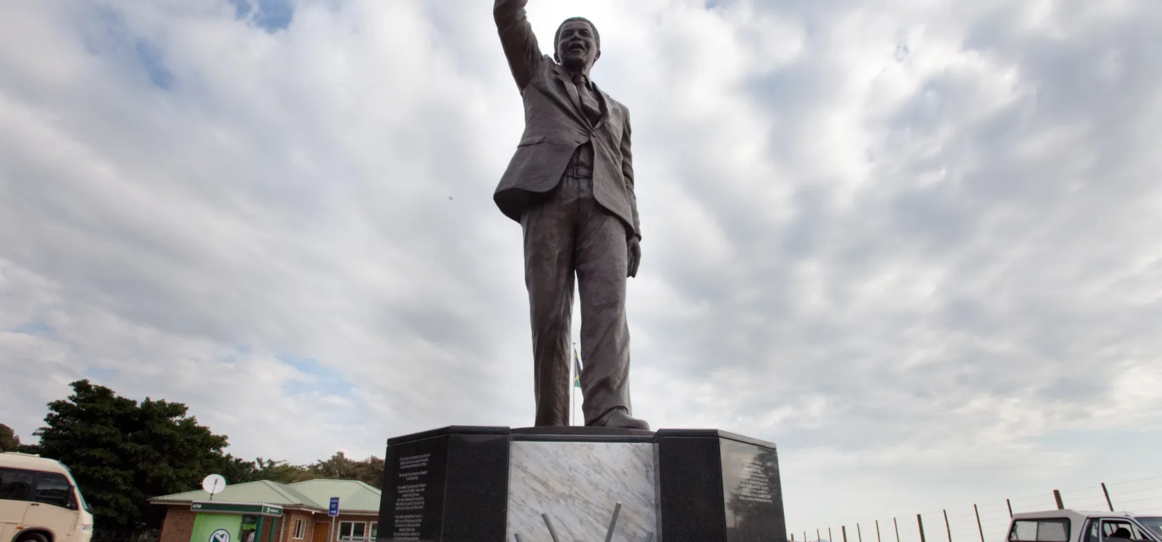 Vi ser Mandela monumentet i Paarl.