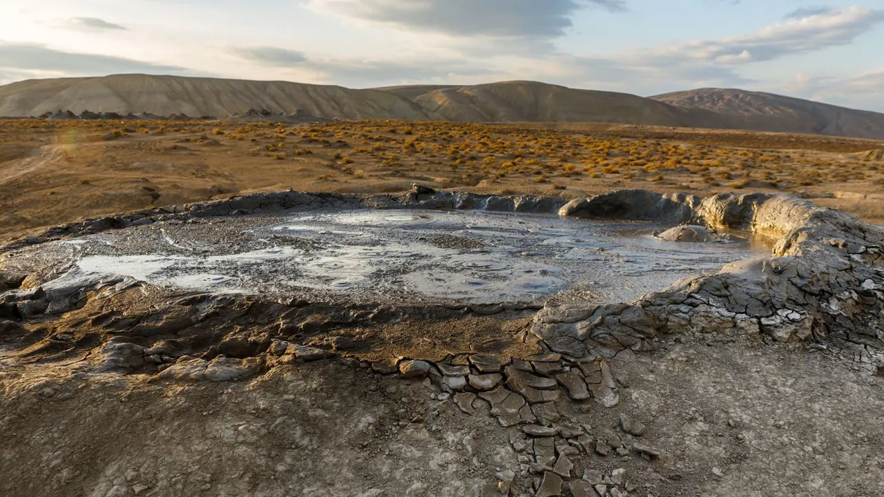 Gobustan er kendt for sine aktive muddervulkaner. Foto Viktors Farmor