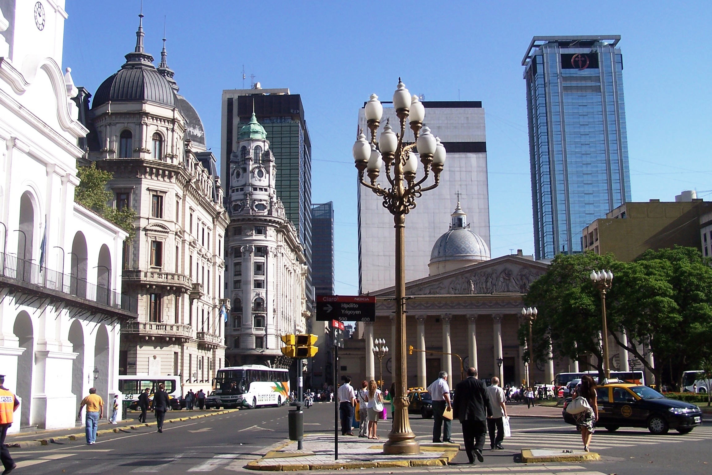 Plaza de Mayo i Buenos Aires huser blandt andet Casa Rosada. Foto Lene Bach Larsen