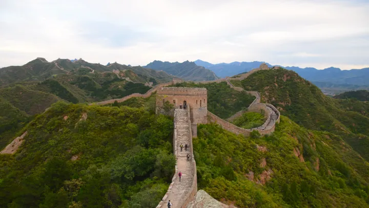 Mellem Gubeikou og Jinshangling i Kina er der ca. 90 vagttårne med 60-100 meters interval. Foto Hanne Christensen