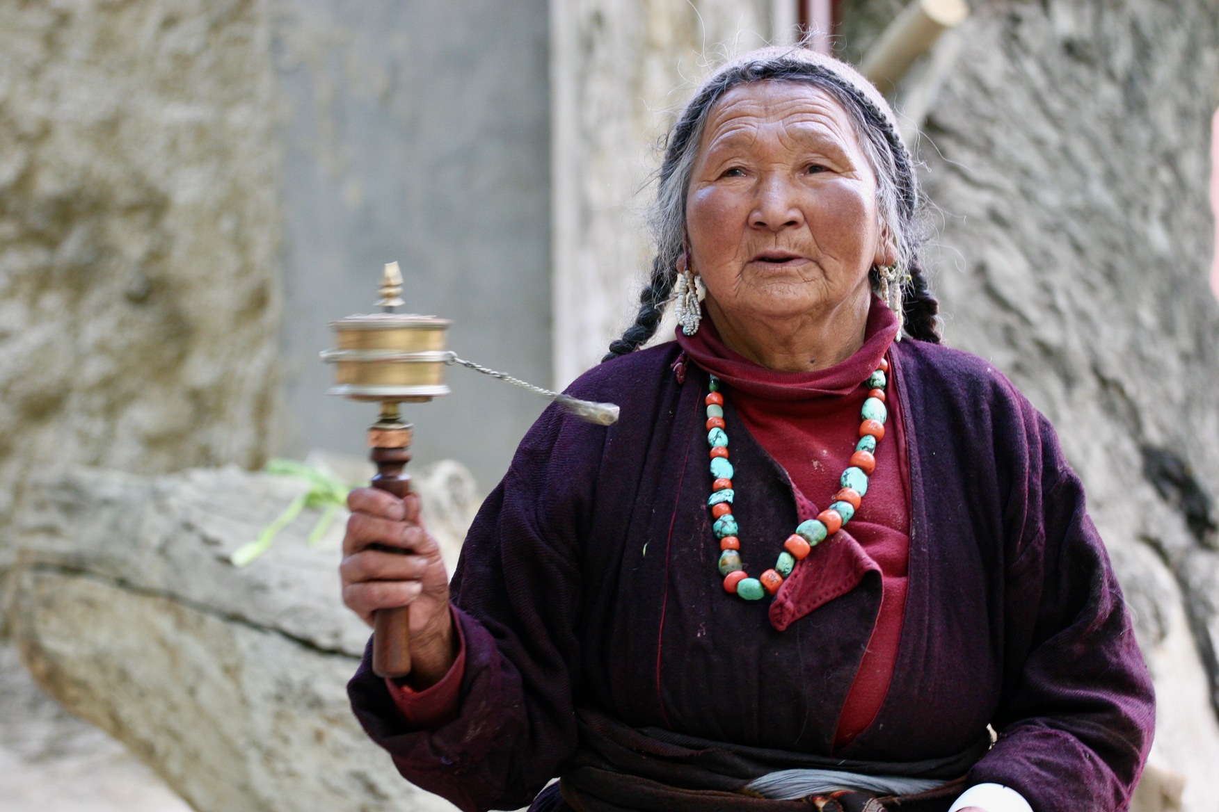 Buddhister i Ladakh bruger bedemøller til at sende bønner afsted. Foto Finn Hansen