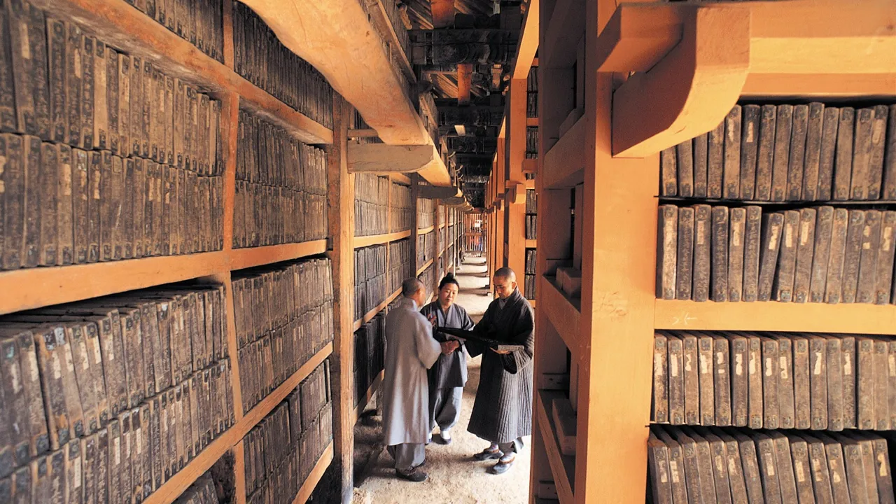 Hainsa templet huser en enestående litterær skat. Foto Viktors Farmor