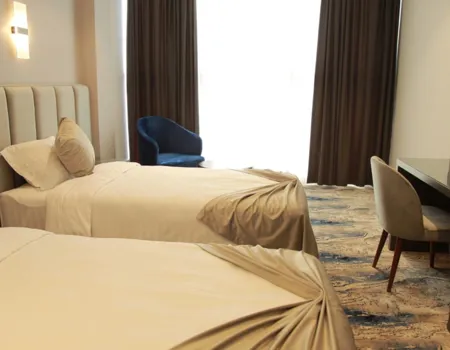 Moderne 3-stjernet hotel med god beliggenhed og mange faciliteter. Foto Viktors Farmor