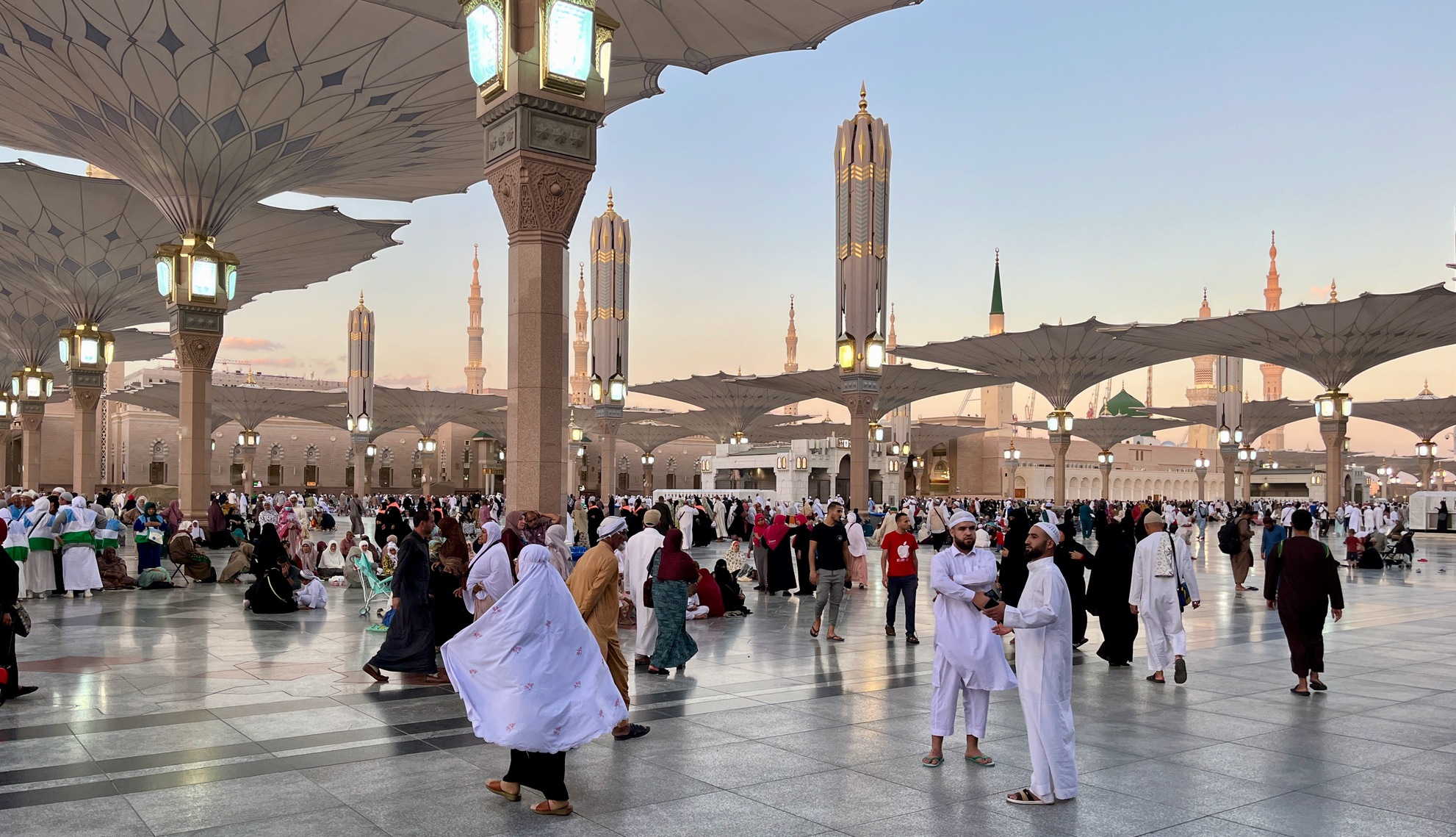 Den store moské i Medina er det næsthelligste sted i Islam. Foto af Anders Stoustrup