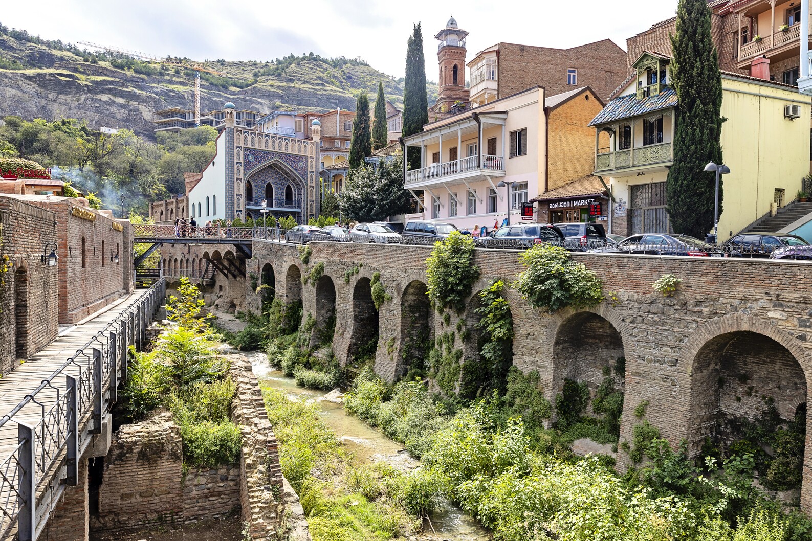 De tidligere svovlbade i Tbilisi. Foto Inge Lynggaard Hansen