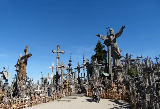 Korshøjen er et symbol på Litauens katolske identitet. Foto Arunas Bruzas