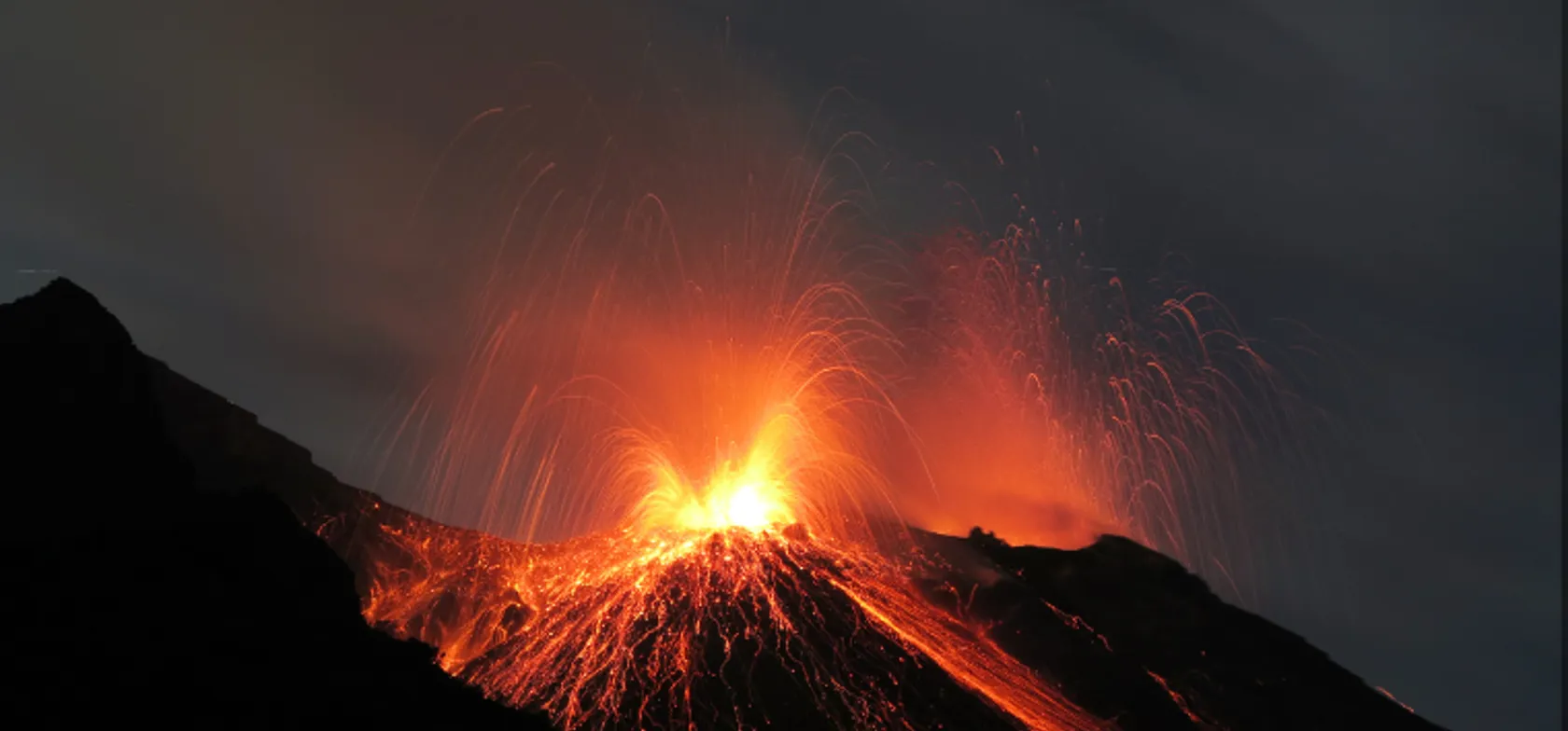 Stromboli har små udbrud ca. fire gange i timen. Foto Viktors Farmor