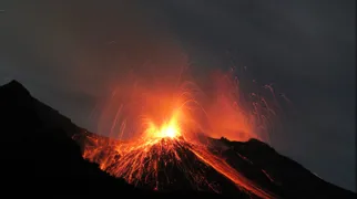 Stromboli har små udbrud ca. fire gange i timen. Foto Viktors Farmor