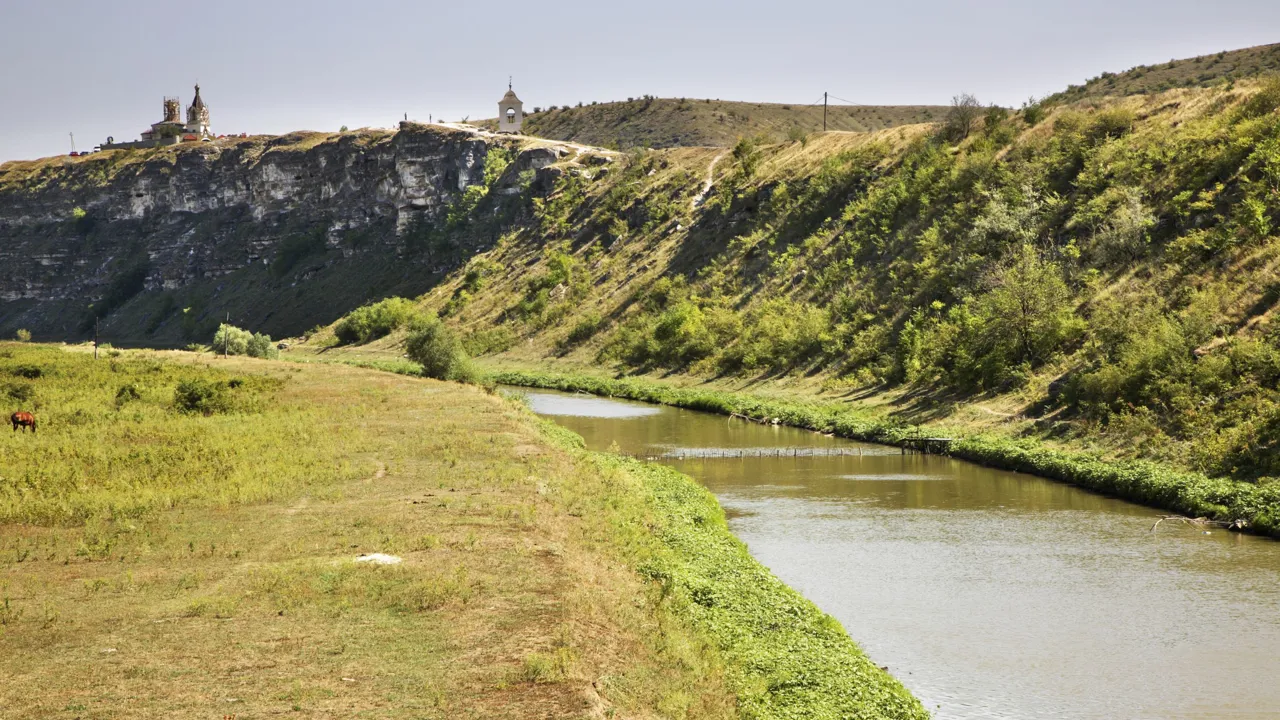 Den antikke by Orheiul Vechi er et historisk kompleks beliggende på en smal sving af Răut-floden. Foto Viktors Farmor