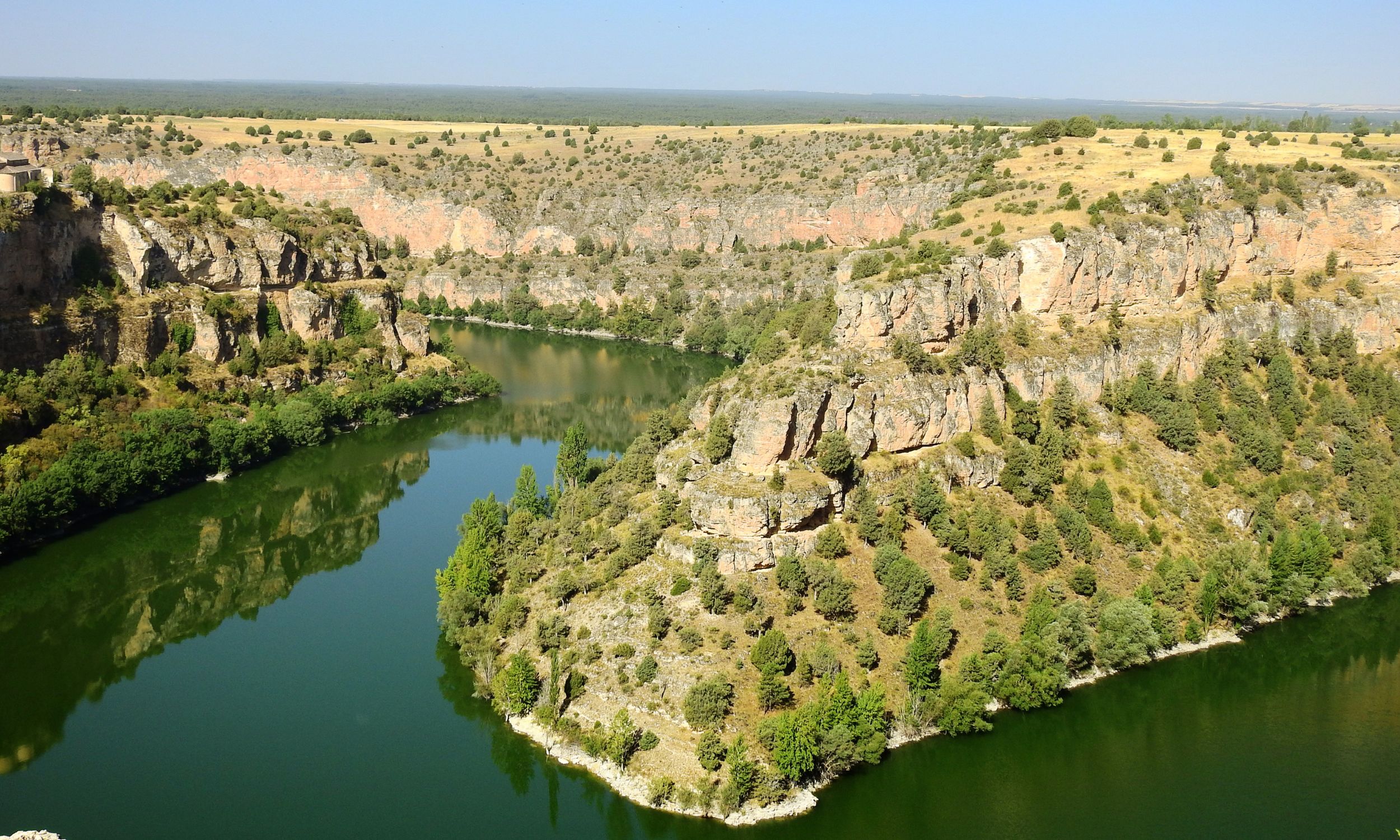 Vi vandrer 13 kilometer i naturparken Hoces del Río Duratón. Foto Viktors Farmor