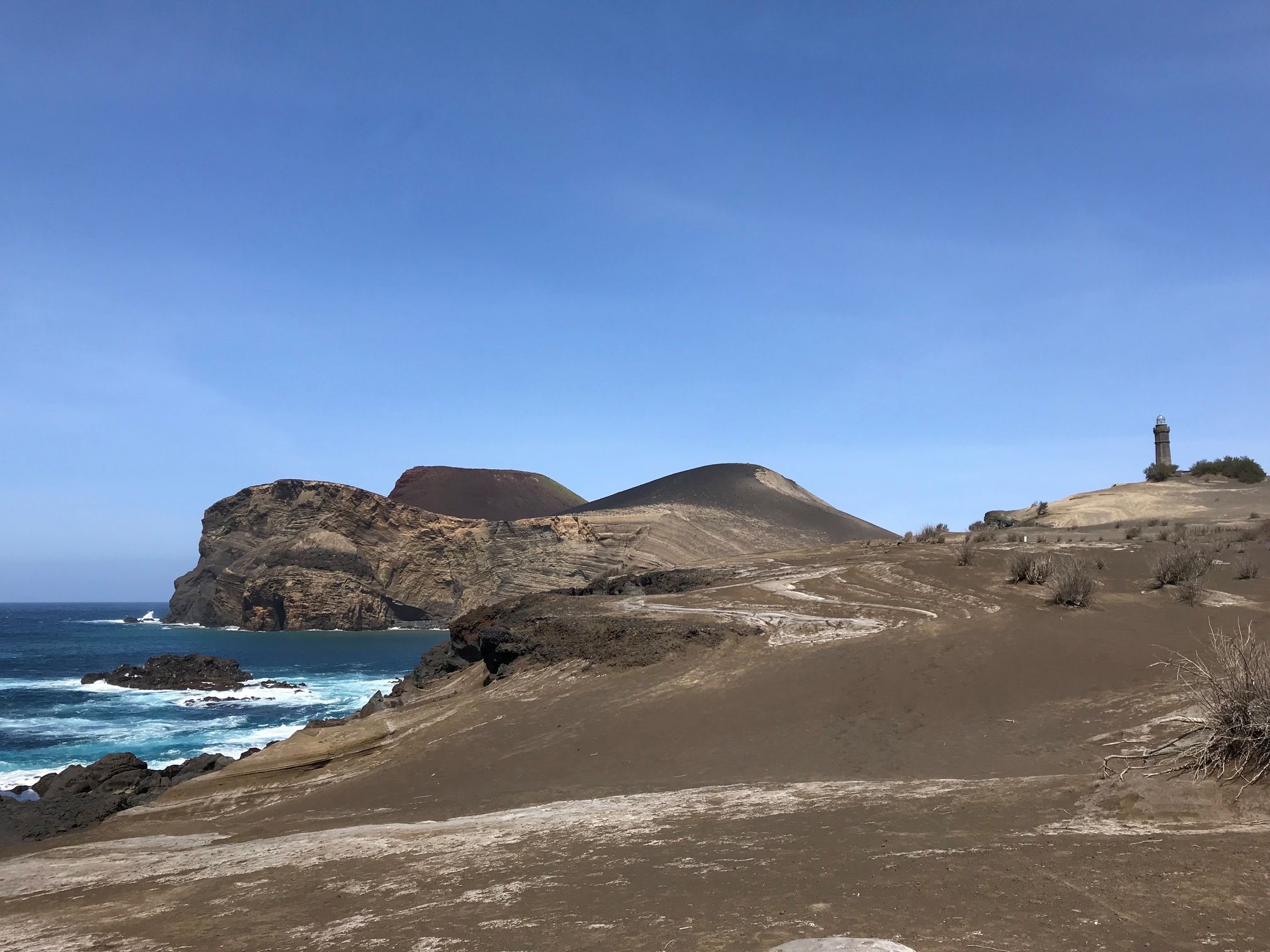 Capelinhos den nyes del af Faial, som er dækket i aske. Foto Henriette Jensen