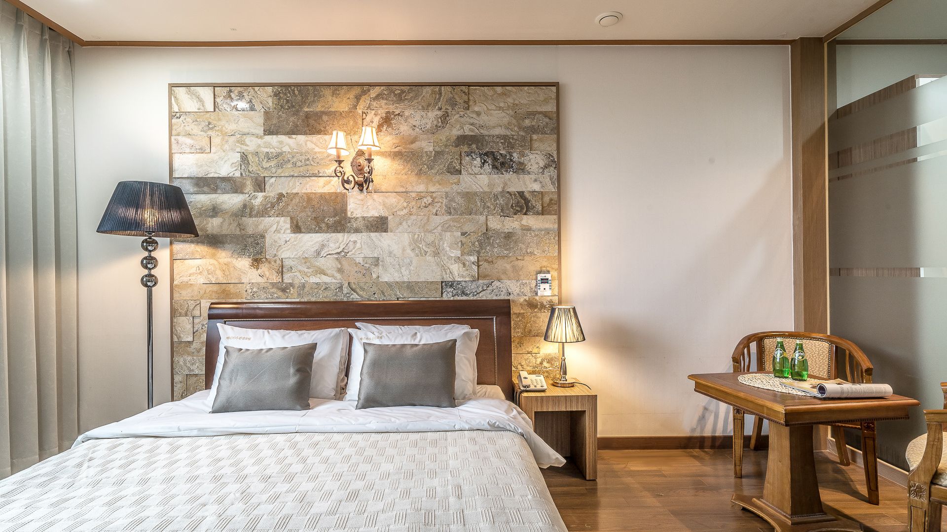 Venezia Tourist Hotel i Suncheon ligger 10 min gang fra Suncheon Bay Botaniske Have.