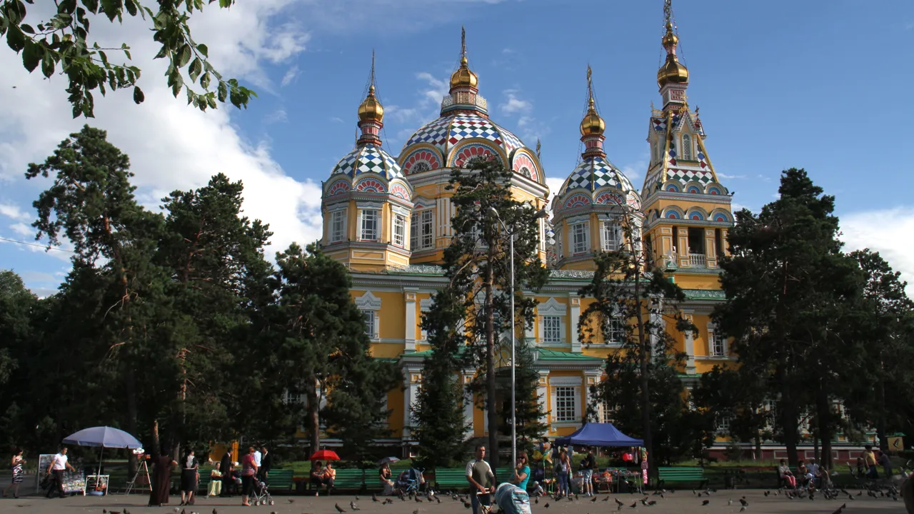 Almatys ortodokse katedral er et imponerende bygningsværk. Foto Erik Hermansen