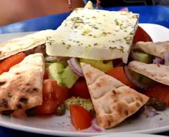 Skøn græsk salat støder vi helt sikkert på i Nordgrækenland. Foto Viktors Farmor