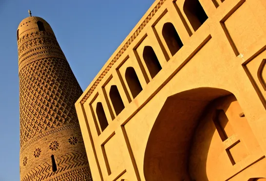 Emin minareten ses i oasebyen Turpan. Foto Viktors Farmor