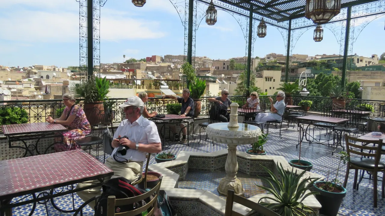 Kaffepause i Fez med flot udsigt. Foto Kirsten Gynther Holm