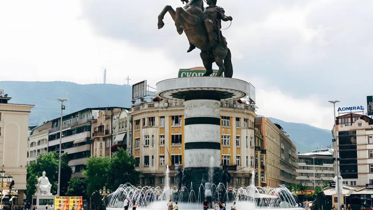 Vi besøger Nordmakedoniens historiske hovedstad Skopje. Foto Viktors Farmor