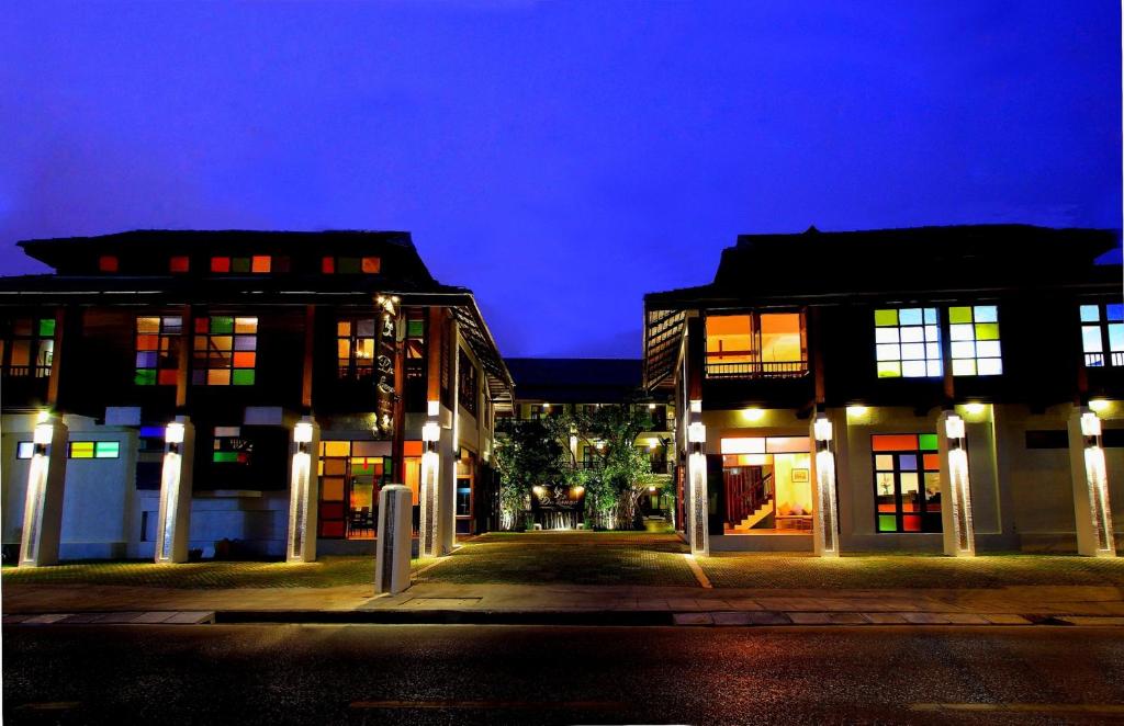 Bo centralt i Chiang Mai på dette boutique-hotel med moderne thailandsk indrettede værelser.