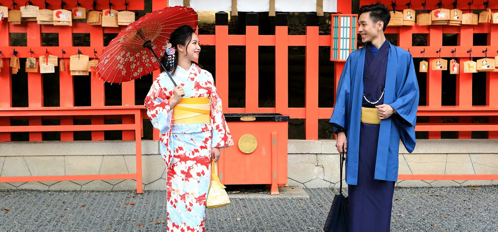 Det er ikke ualmindeligt at se folk i traditionelle dragter i Kyoto. Foto Anders Stoustrup