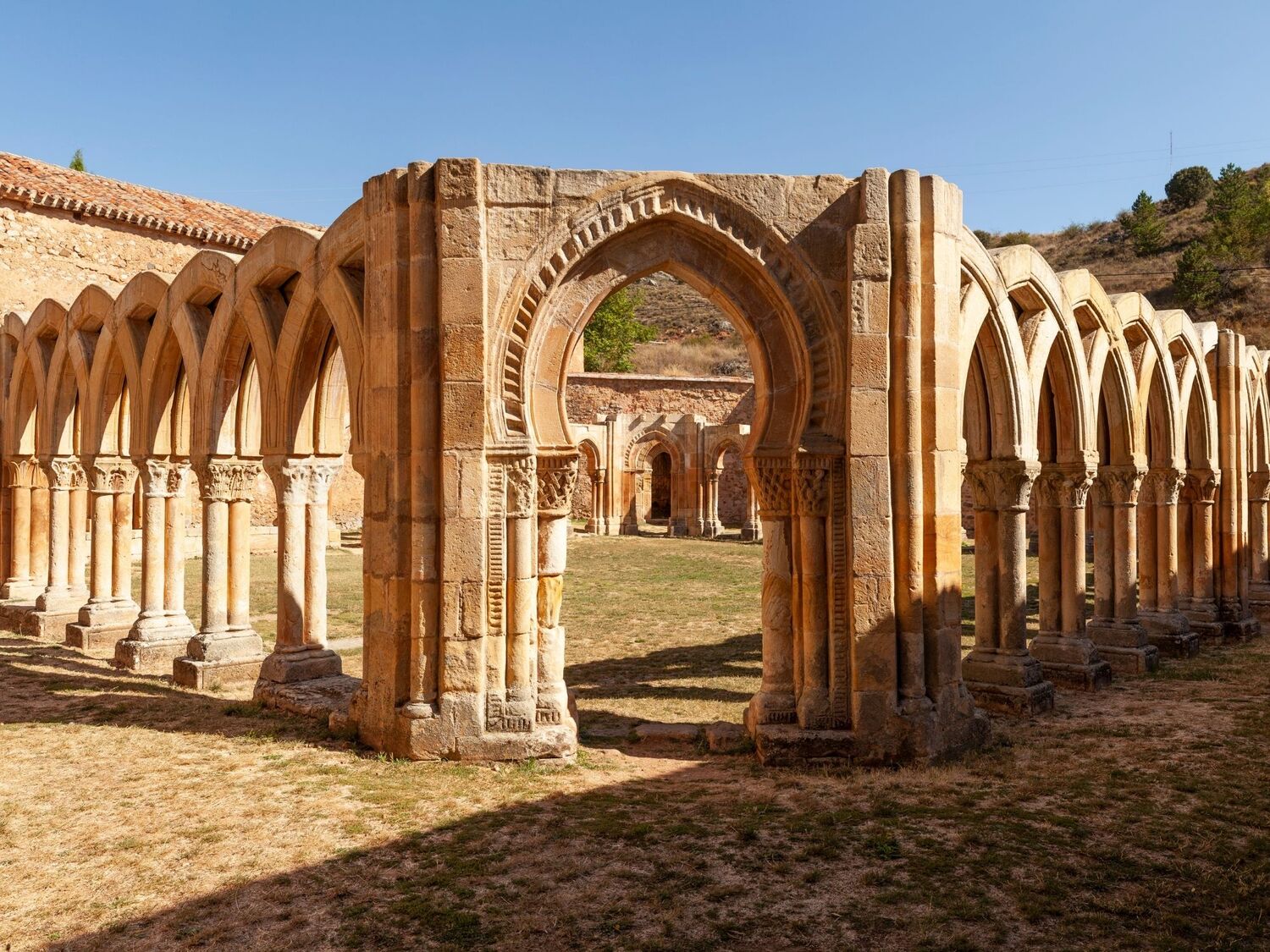 I Soria ser vi det imponerende kloster Monasterio de San Juan de Duero. Foto Viktors Farmor