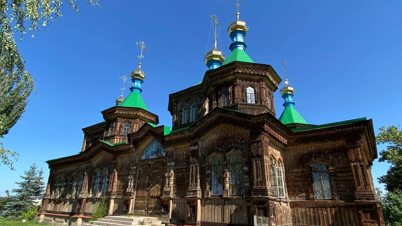 Den ortodokse kirke bygget i træ. Foto Michael Høeg Andersen